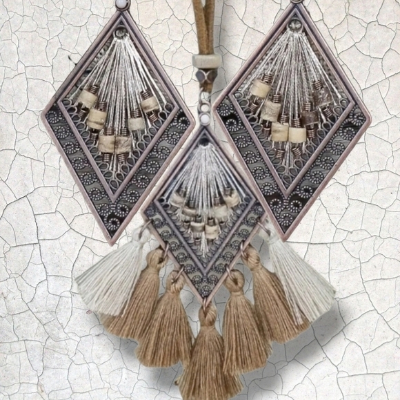 🟢$15 NWT 3 Pc SILVER BOHO TASSEL SET - Picture 2 of 5